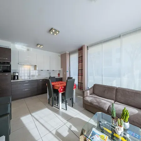 Apartment Near Tram & Sea, Cleaning Included *